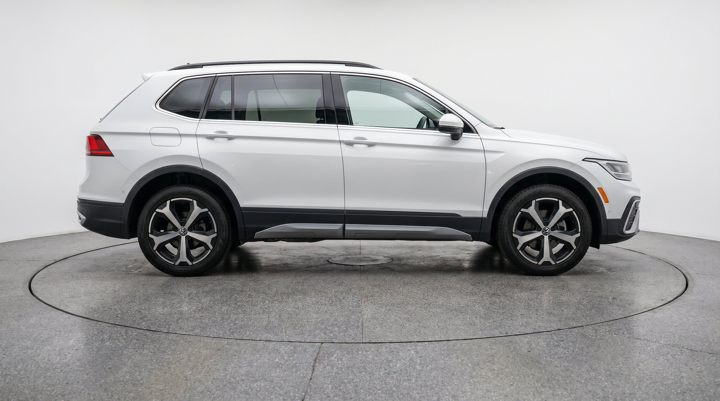 Thumbnail: 2026 Volkswagen Tiguan - 10