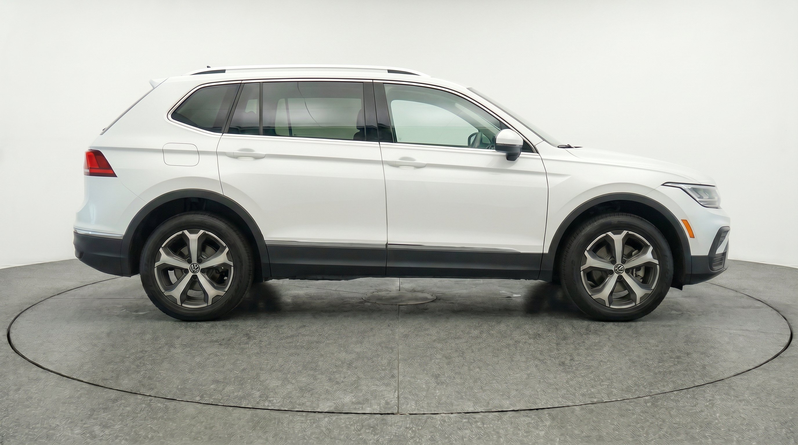 Thumbnail: 2026 Volkswagen Tiguan - 10