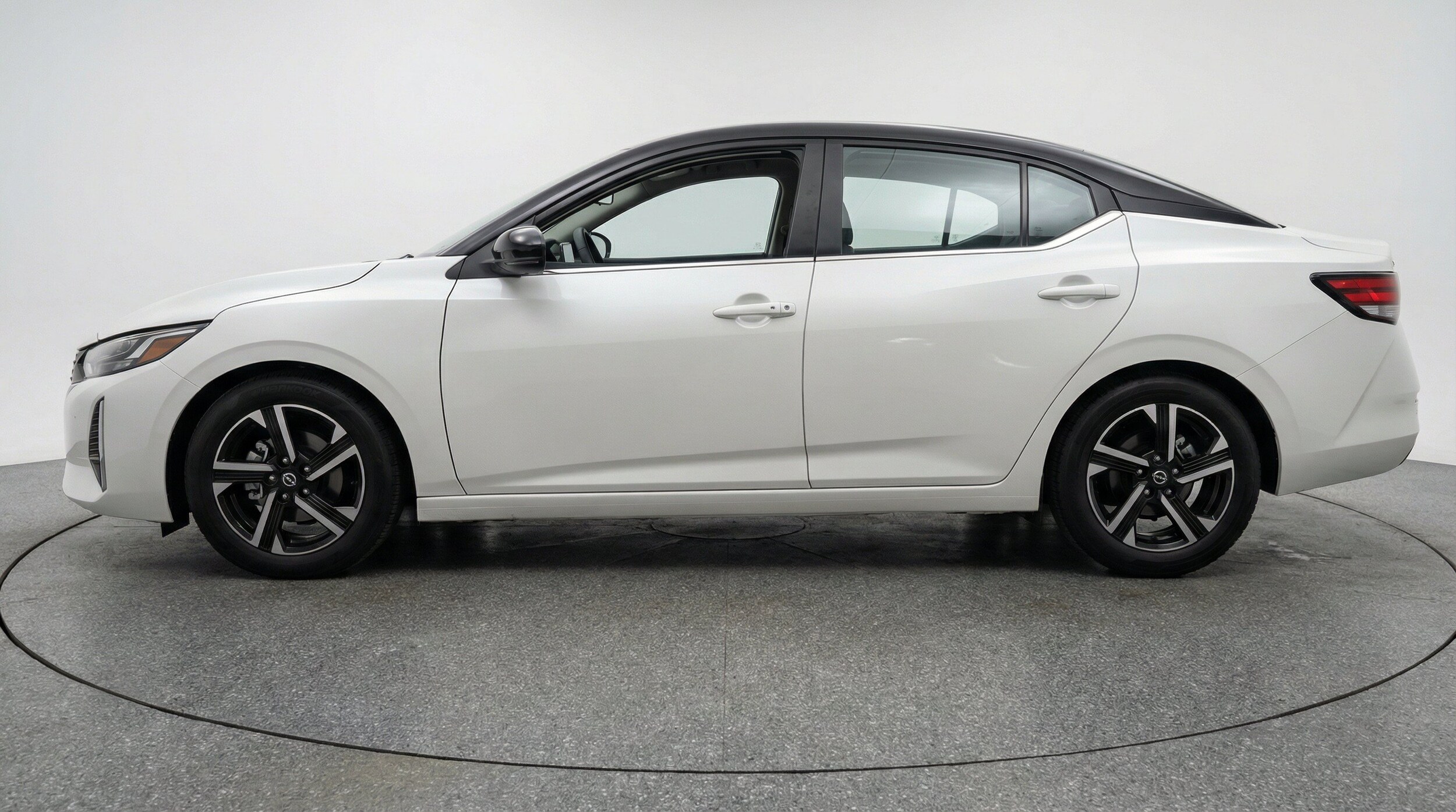 Thumbnail: 2025 Nissan Sentra - 5