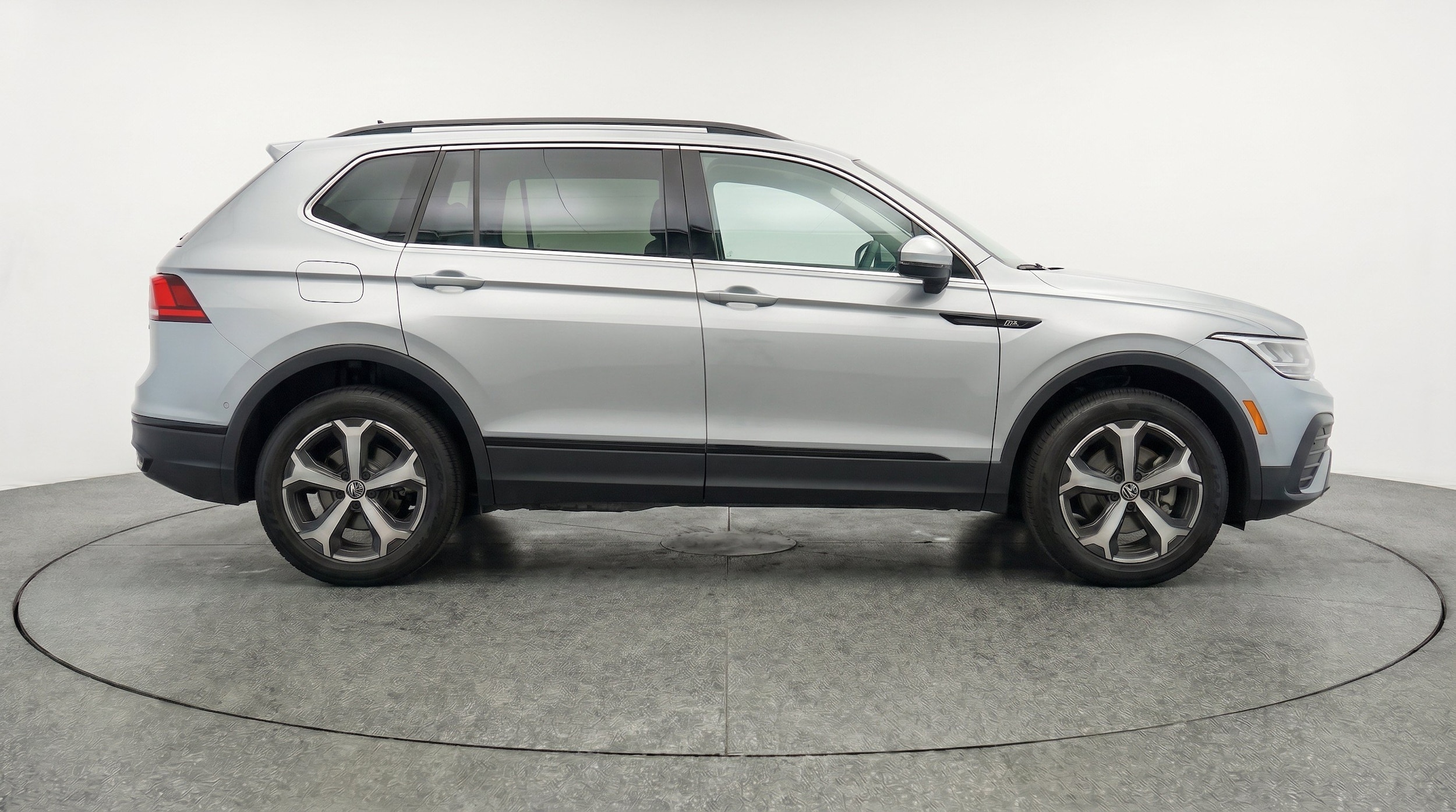 Thumbnail: 2026 Volkswagen Tiguan - 10