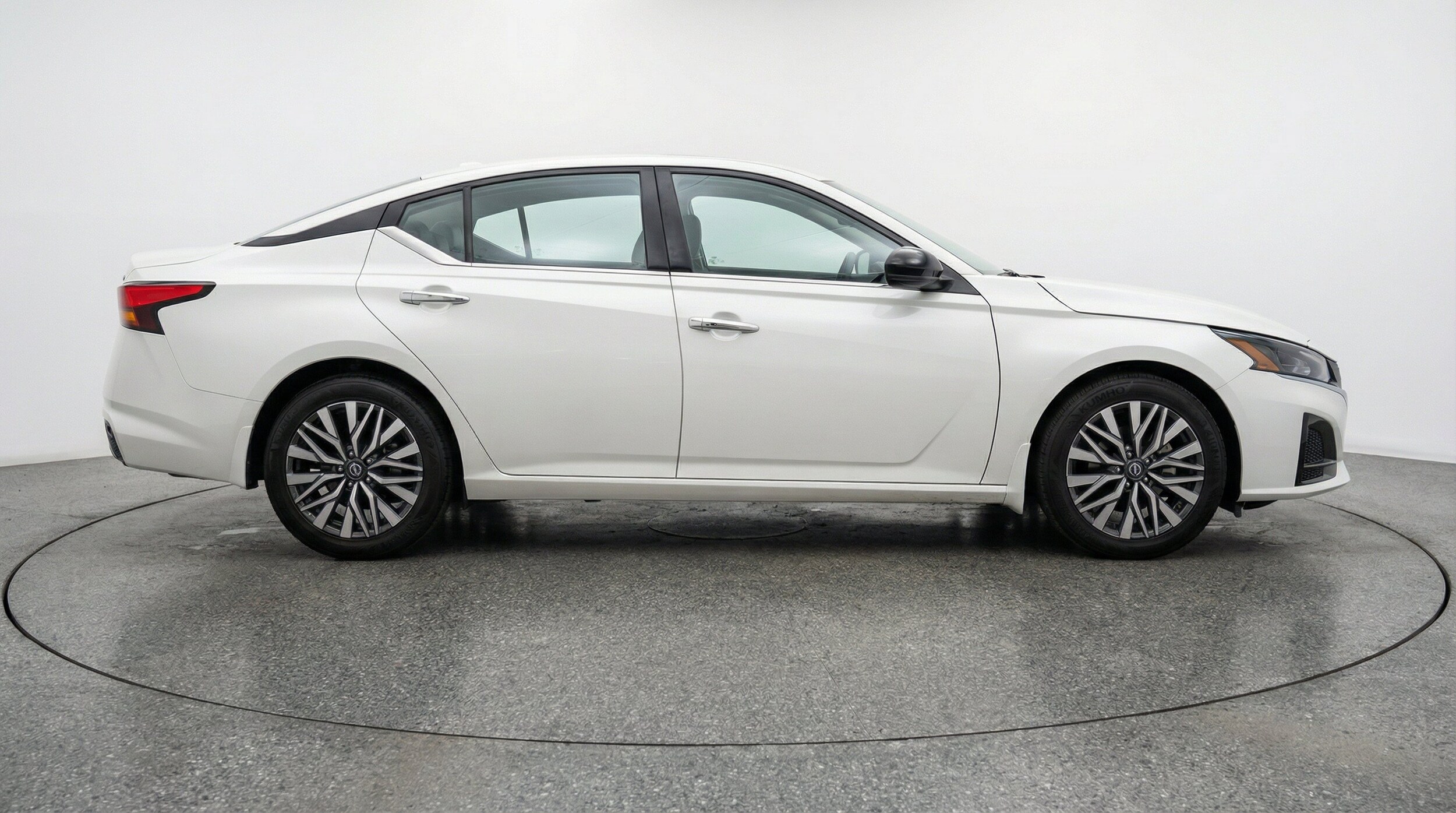Thumbnail: 2025 Nissan Altima - 10