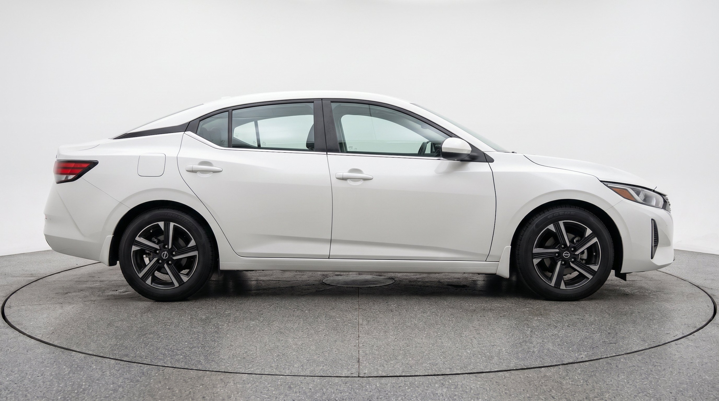 Thumbnail: 2025 Nissan Sentra - 10