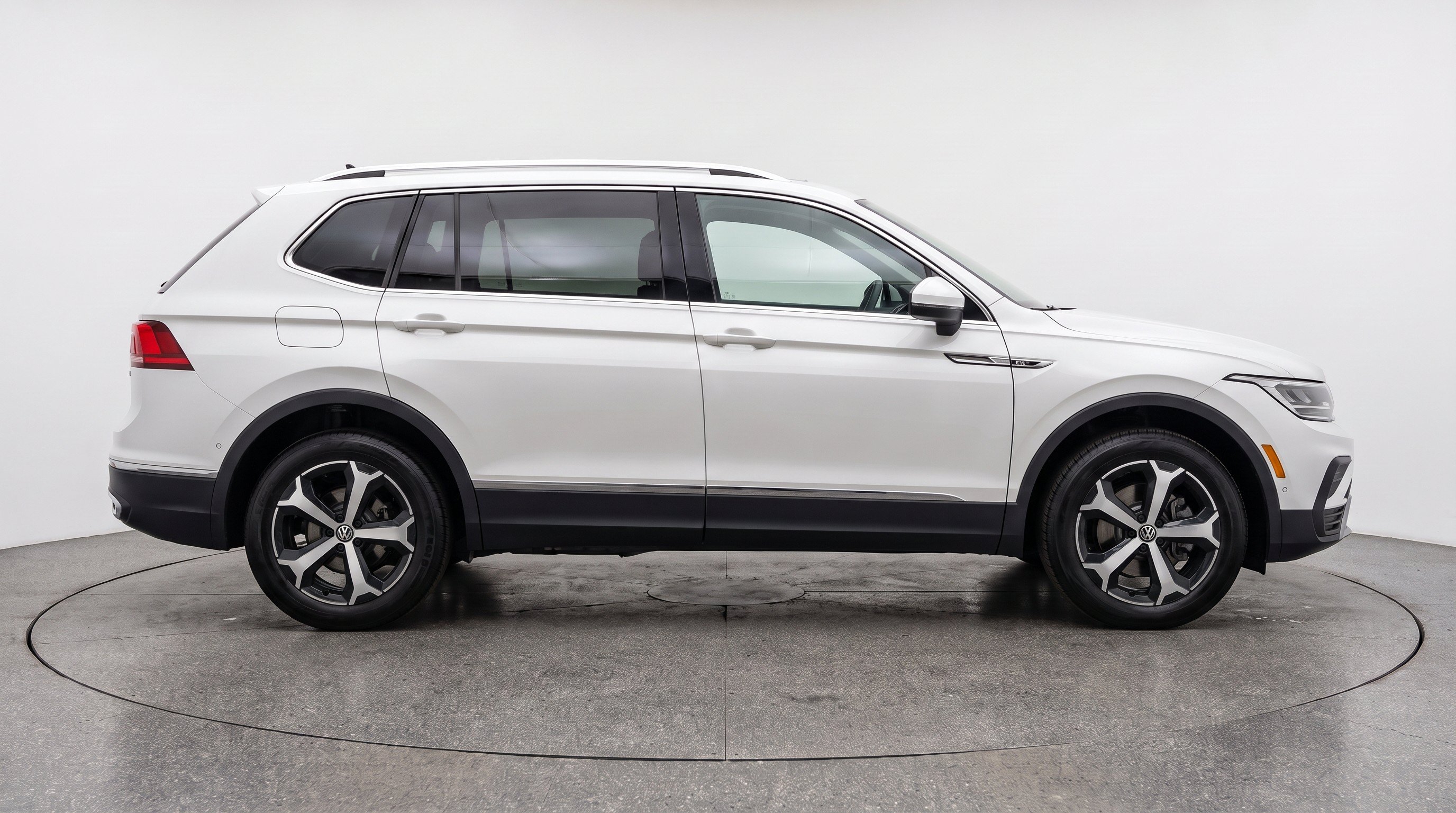 Thumbnail: 2026 Volkswagen Tiguan - 10