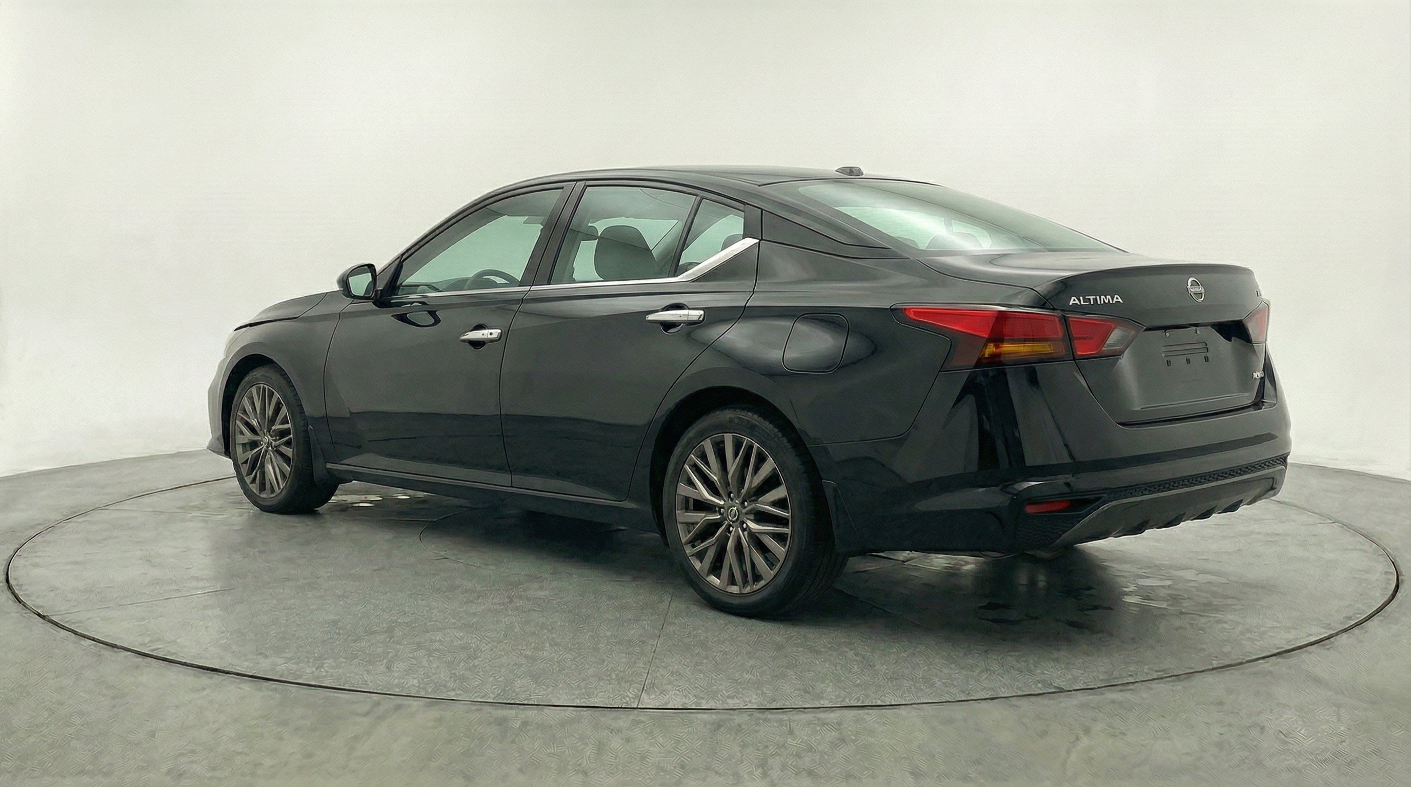 Thumbnail: 2025 Nissan Altima - 6