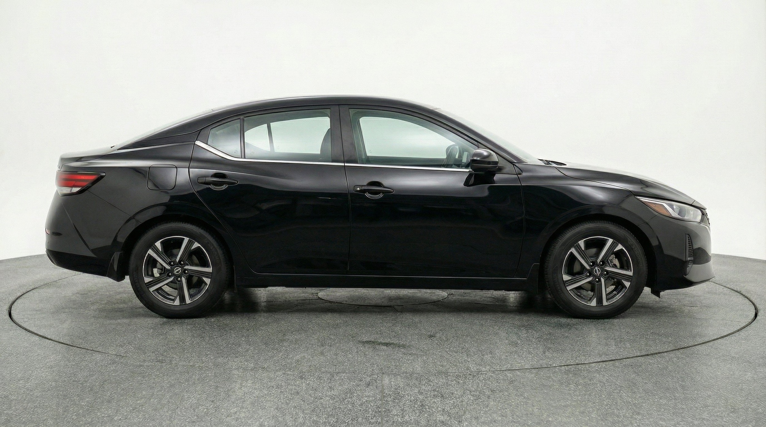 Thumbnail: 2025 Nissan Sentra - 10