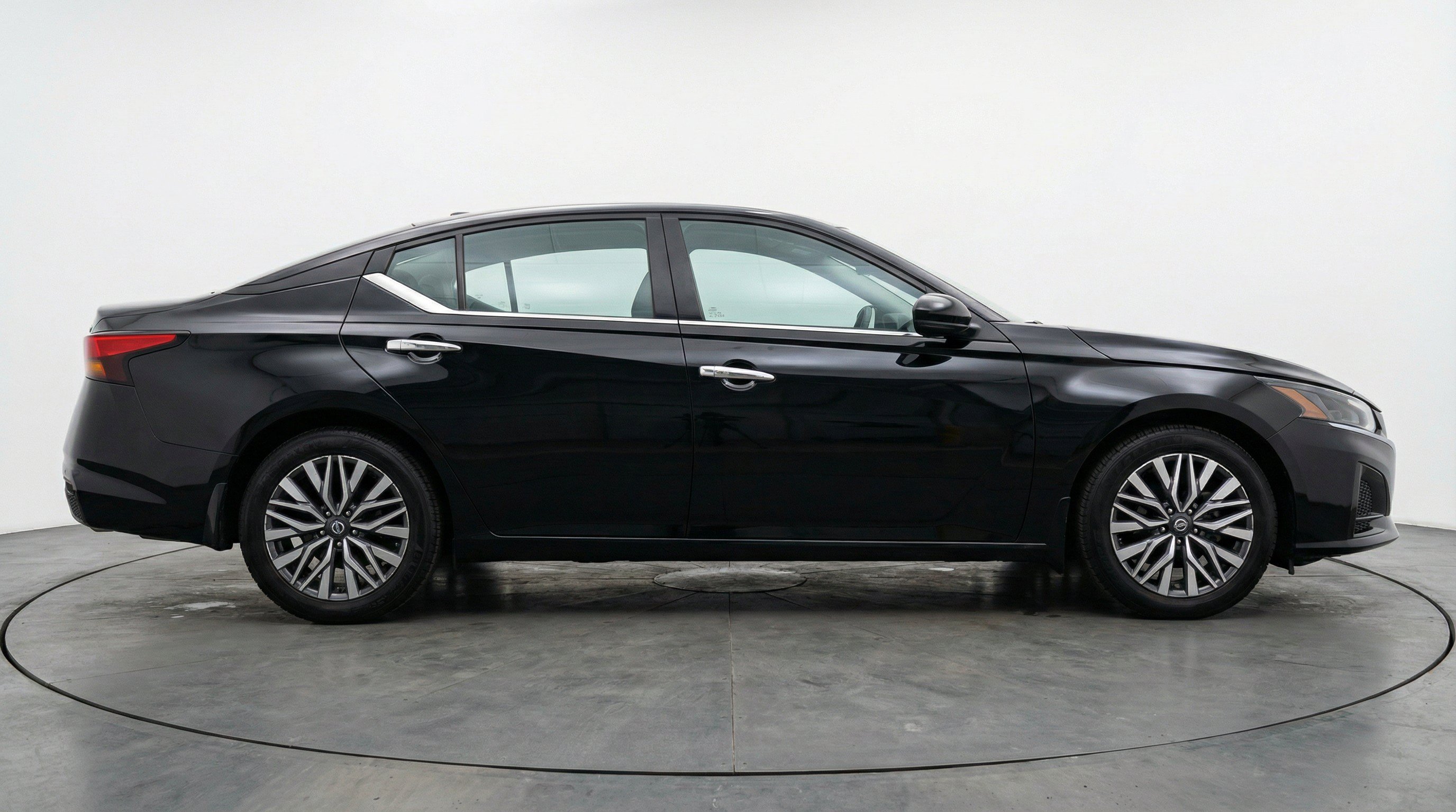Thumbnail: 2025 Nissan Altima - 10