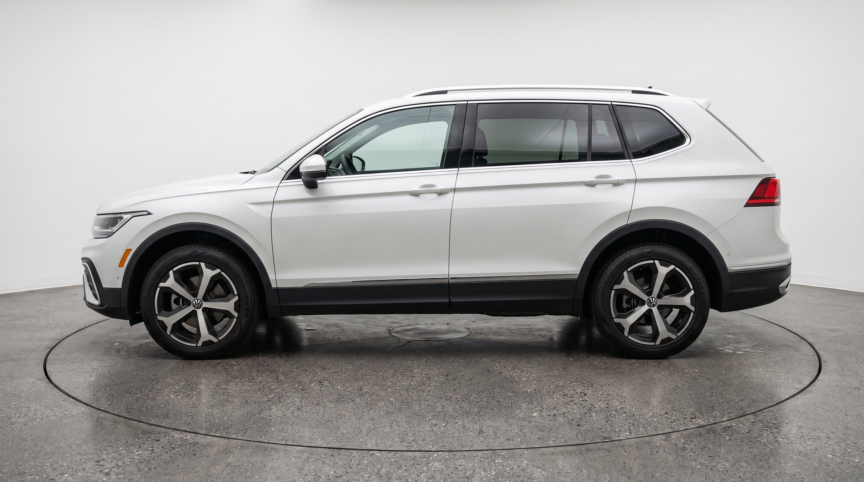 Thumbnail: 2026 Volkswagen Tiguan - 5