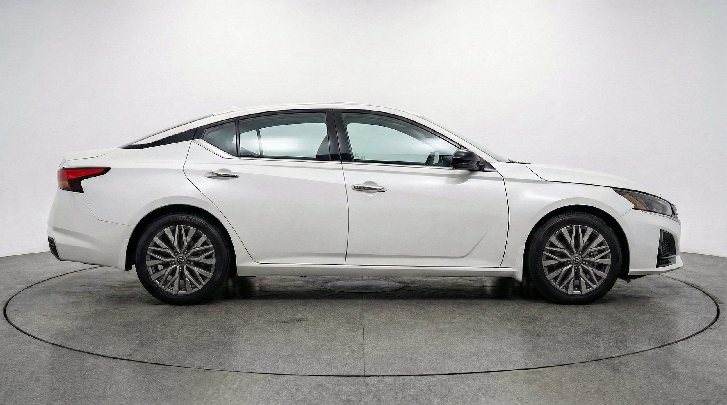 Thumbnail: 2025 Nissan Altima - 10