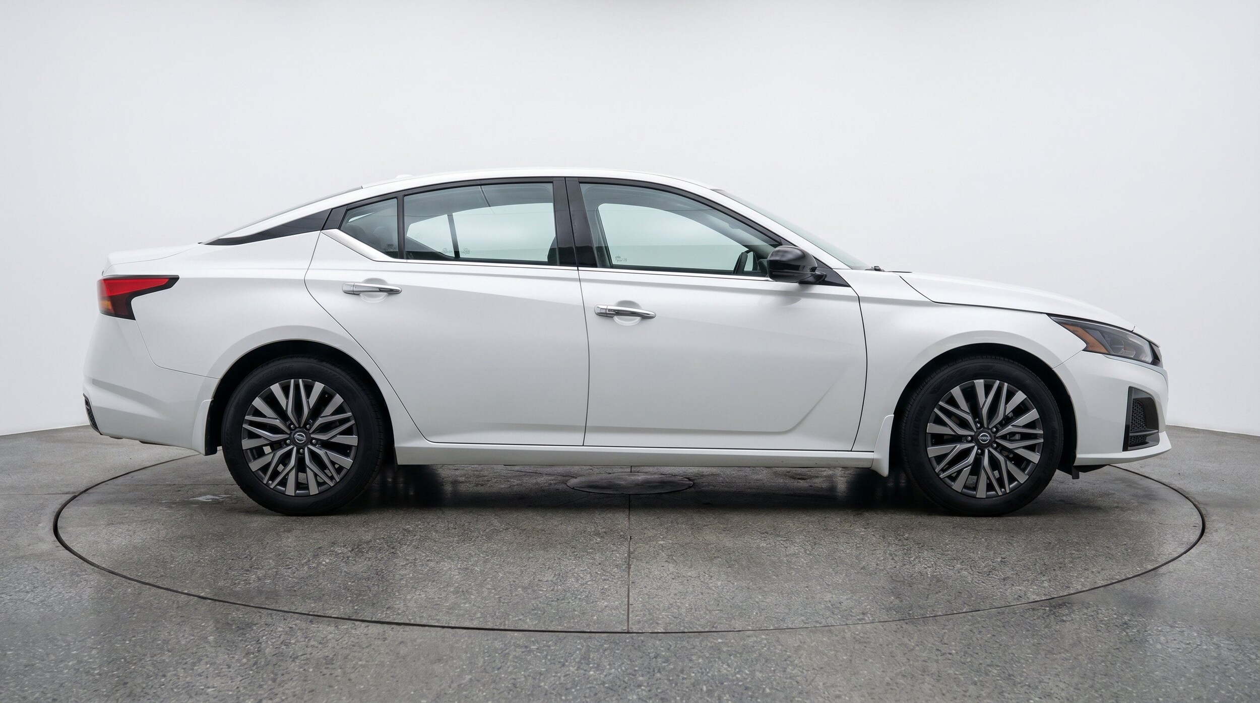 Thumbnail: 2025 Nissan Altima - 10