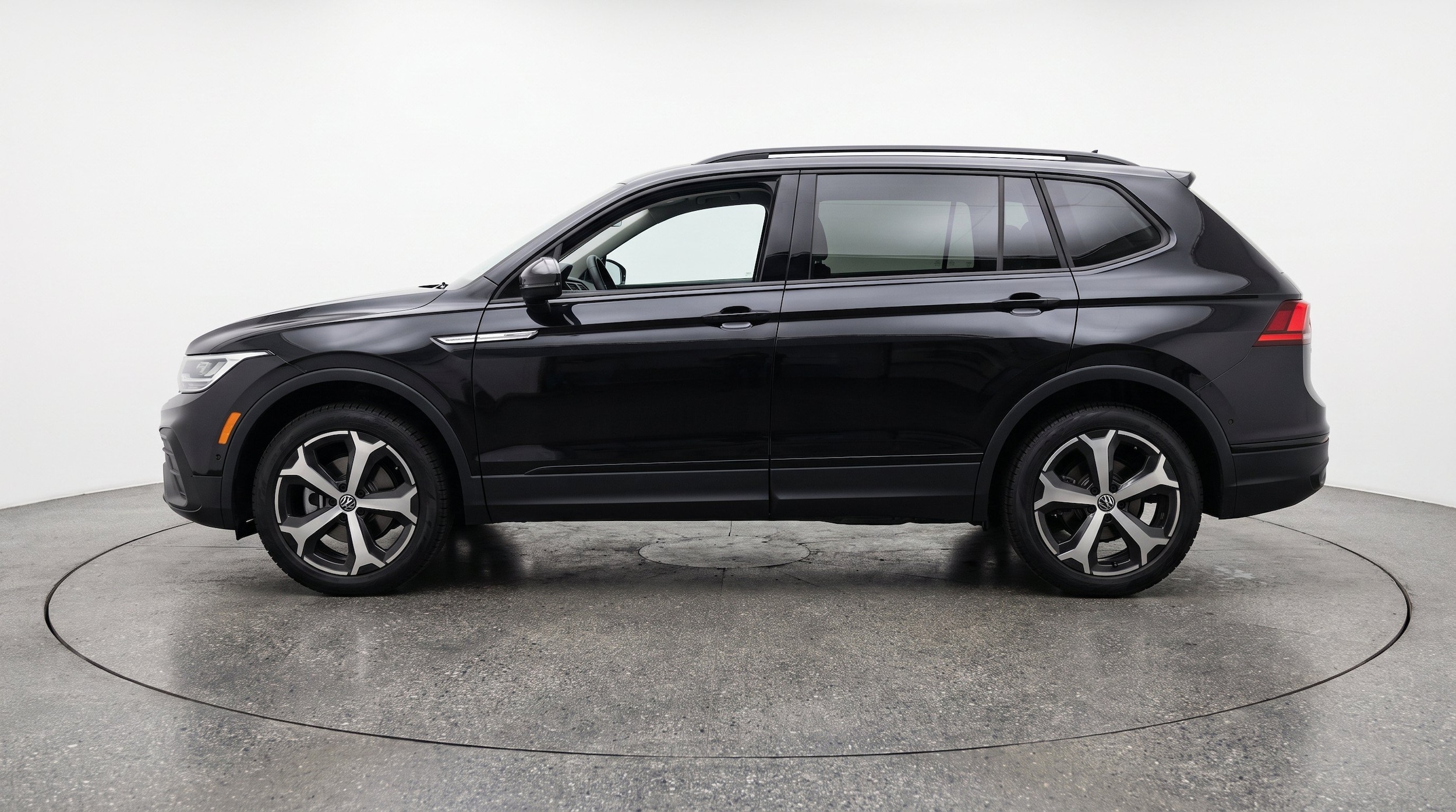 Thumbnail: 2026 Volkswagen Tiguan - 5