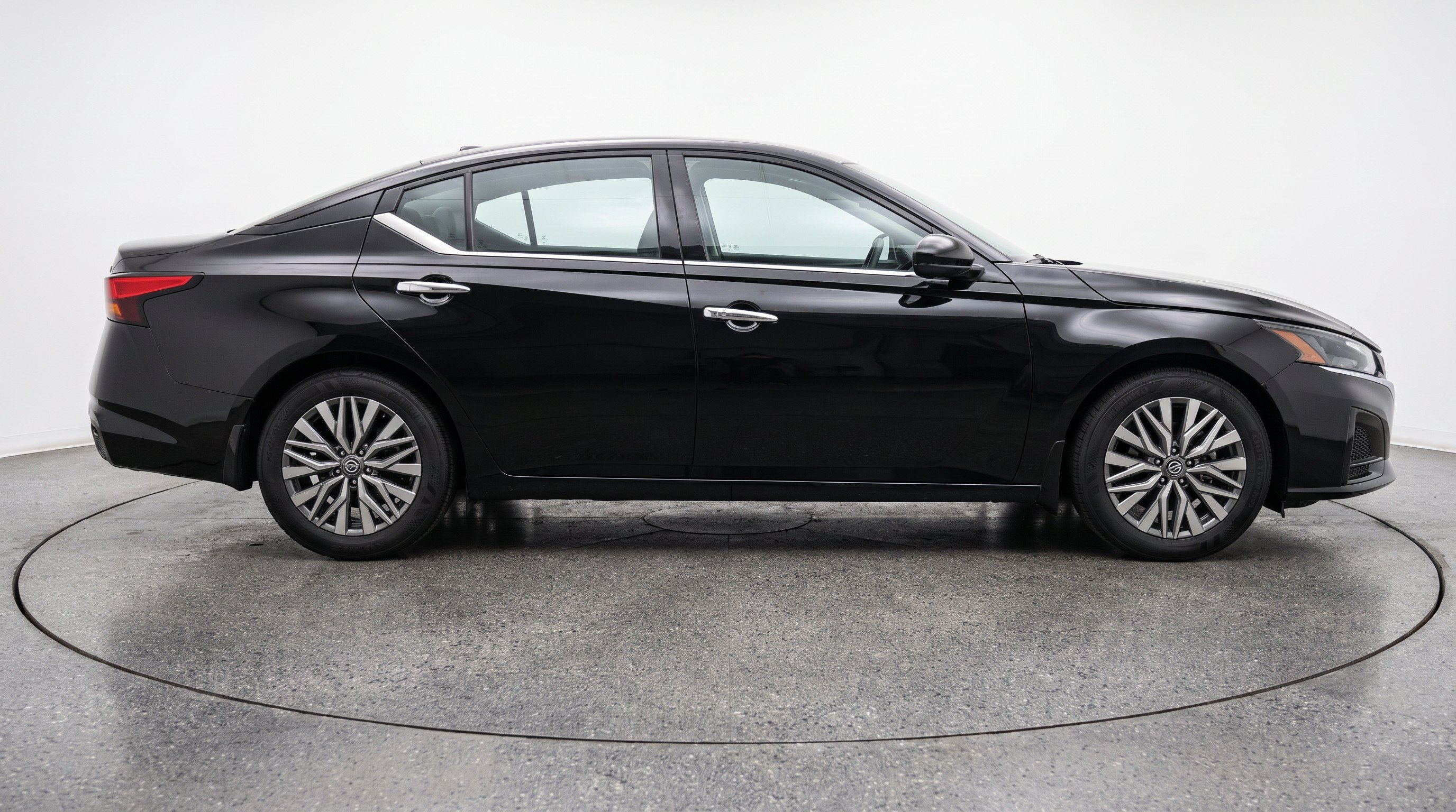Thumbnail: 2025 Nissan Altima - 10