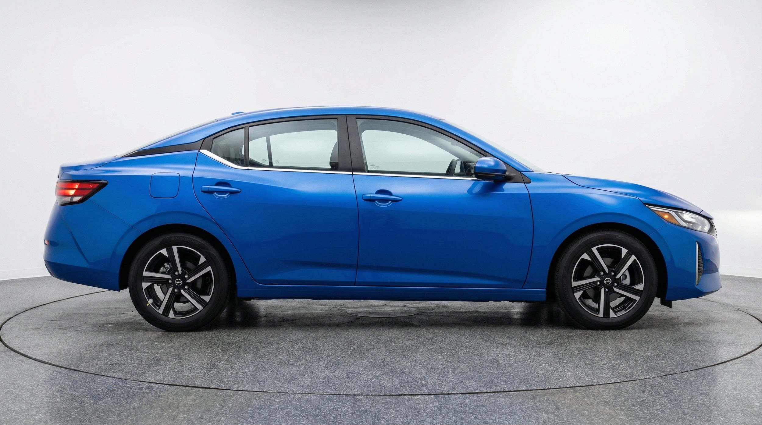 Thumbnail: 2025 Nissan Sentra - 10