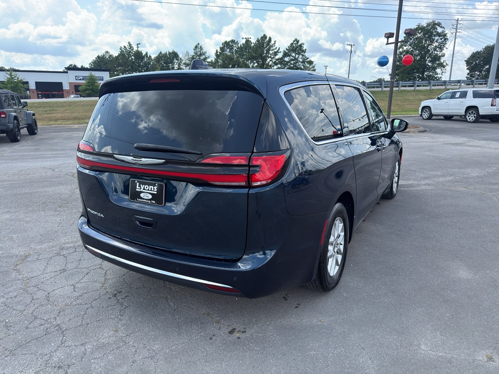 Used 2025 Chrysler Pacifica Select Passenger Van