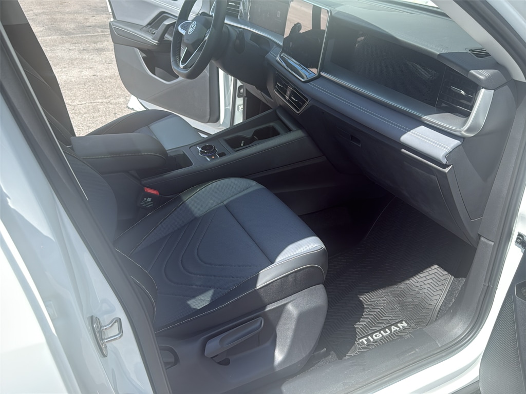 2026 Volkswagen Tiguan SE - Photo 21