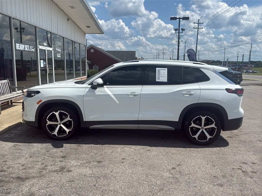2026 Volkswagen Tiguan SE - Photo 8