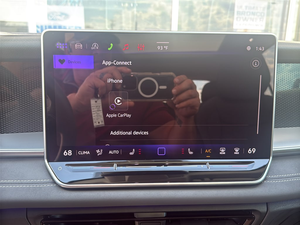 2026 Volkswagen Tiguan SE - Photo 10