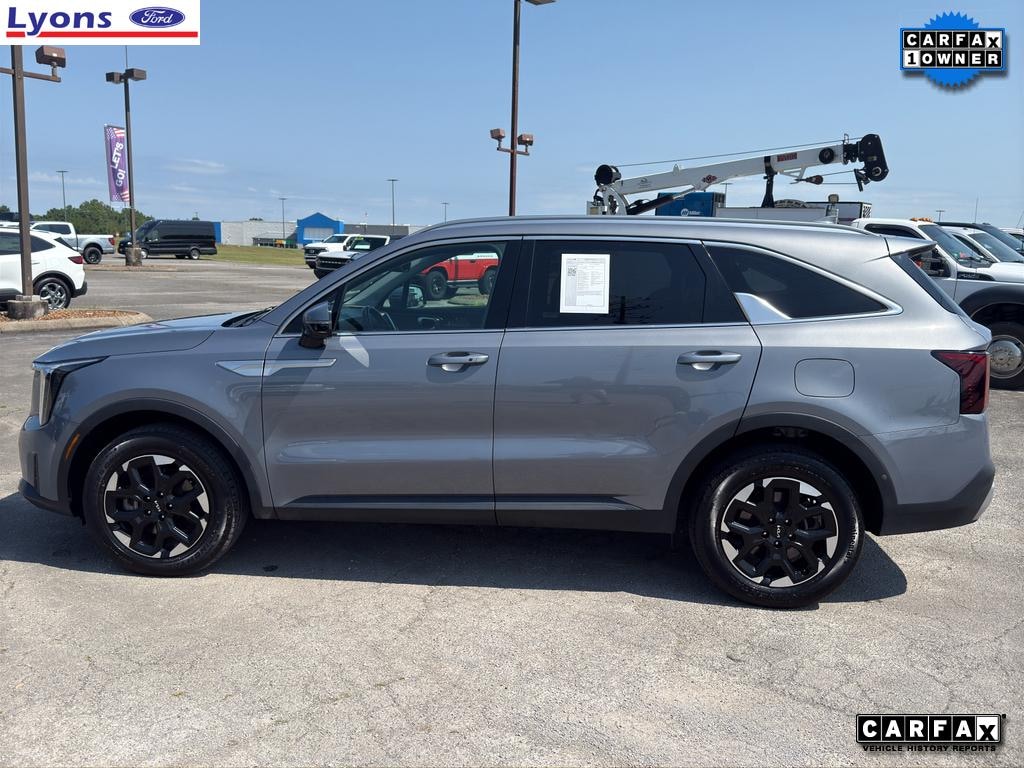 Used 2024 Kia Sorento S Sport Utility