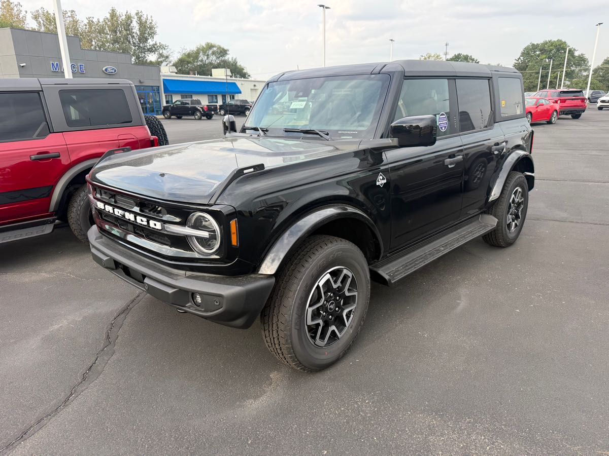 2026 Ford Bronco Outer Banks&reg; SUV
