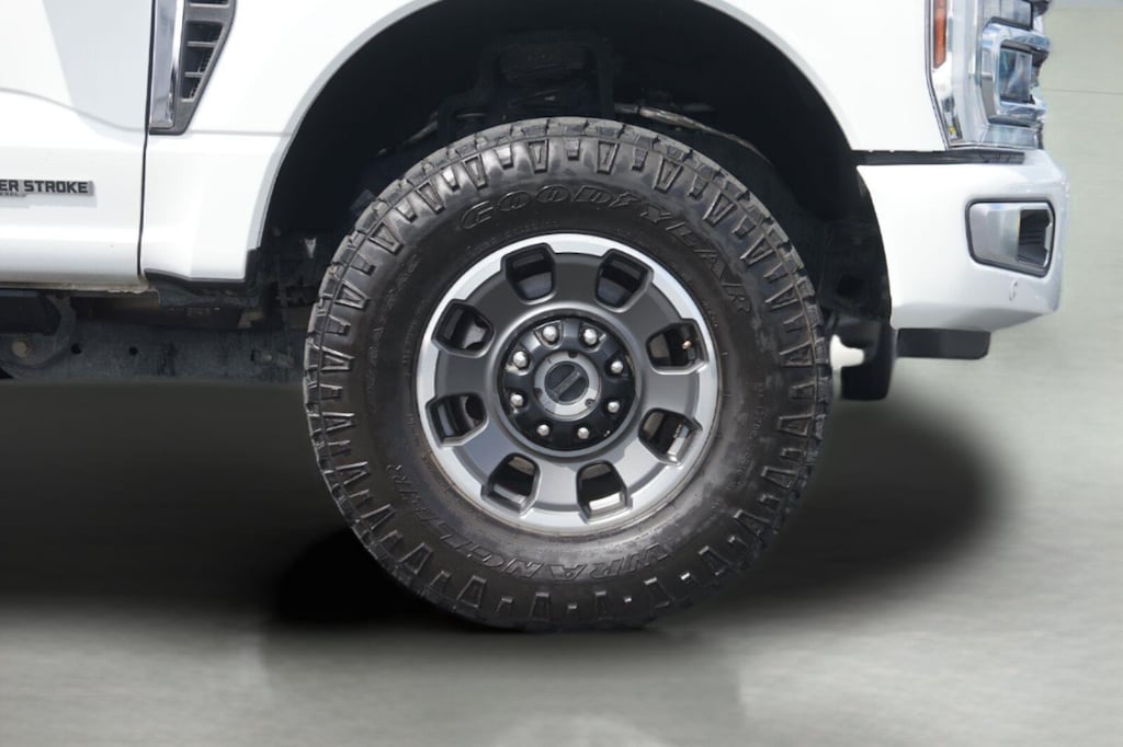 Used 2024 Ford Super Duty F-250 Platinum Truck