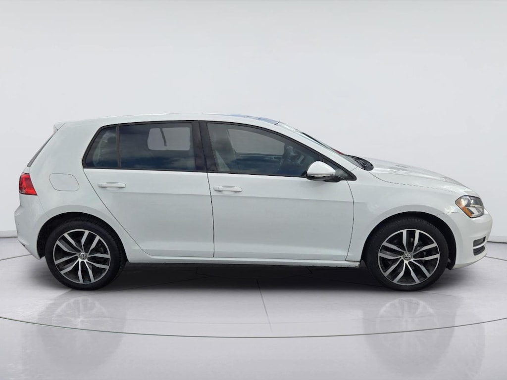 Certified 2017 Volkswagen Golf TSI SE Hatchback
