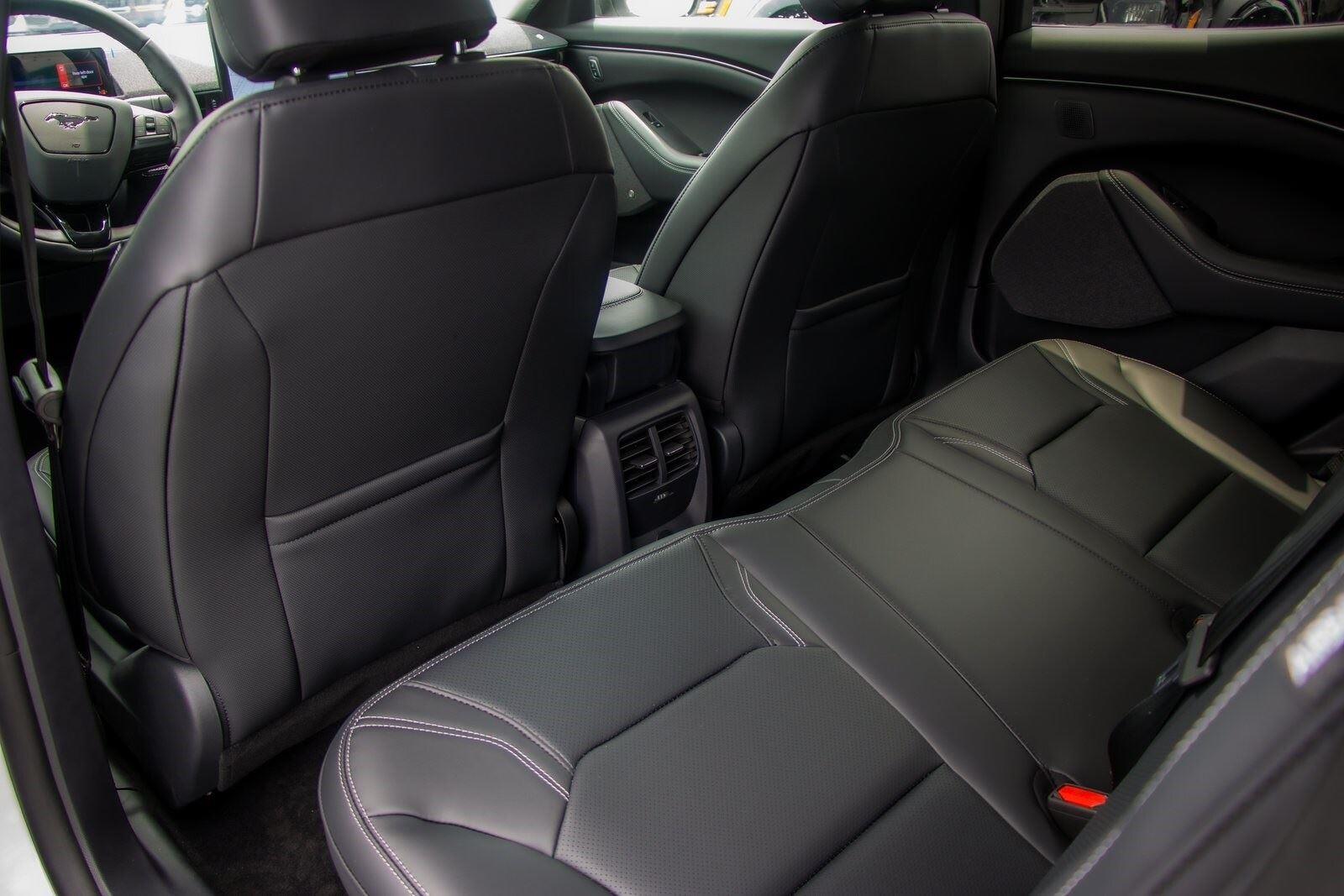 2025 Ford Mustang Mach-E Premium - Photo 9