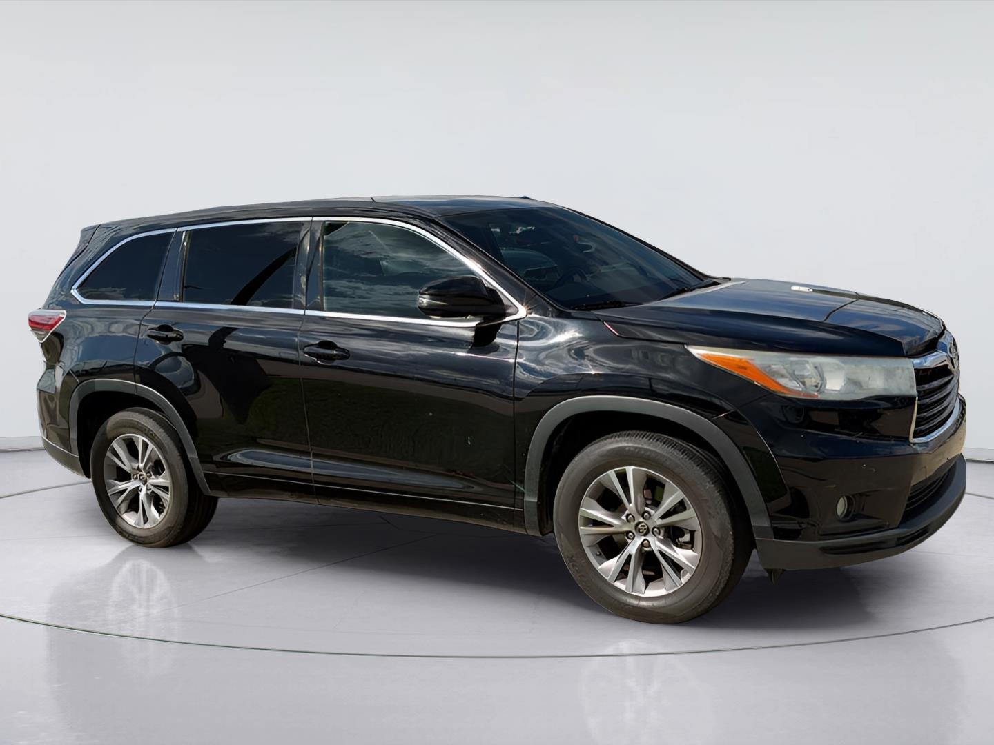 Used 2016 Toyota Highlander LE Plus SUV