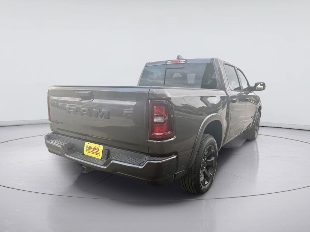 New 2026 Ram 1500 LONE STAR CREW CAB 4X2 5'7 BOX Pickup