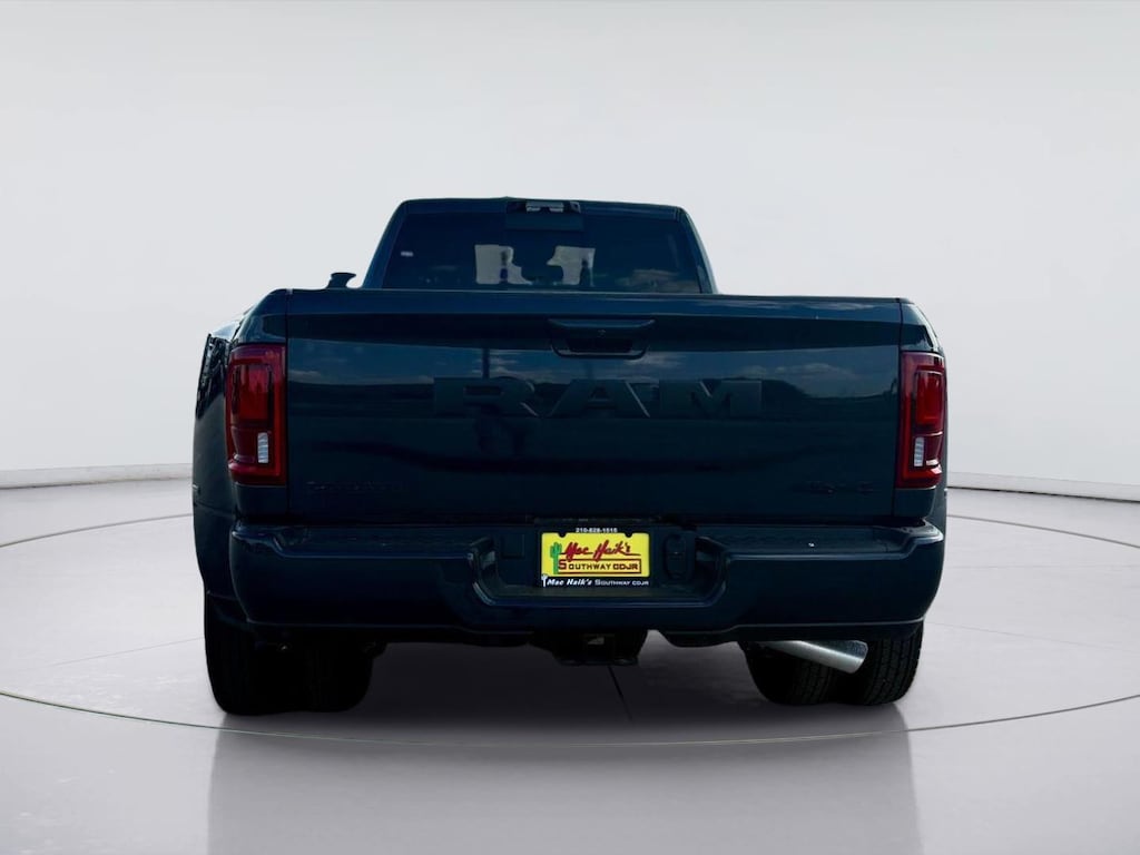 New 2026 Ram 3500 LARAMIE CREW CAB 4X4 8' BOX Pickup