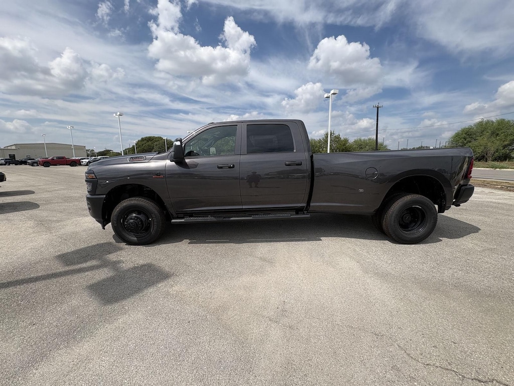 New 2027 Ram 3500 TRADESMAN CREW CAB 4X4 8' BOX Pickup