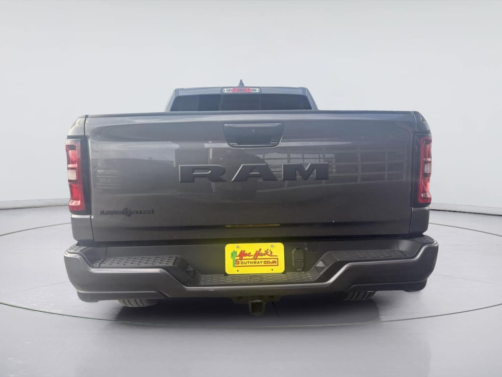 New 2026 Ram 1500 LONE STAR CREW CAB 4X2 5'7 BOX Pickup