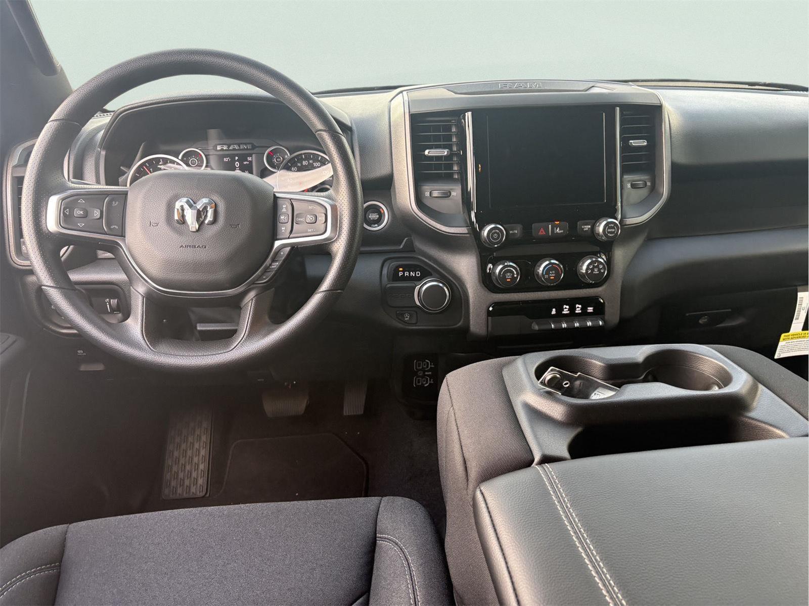2026 RAM 1500 Express - Photo 10