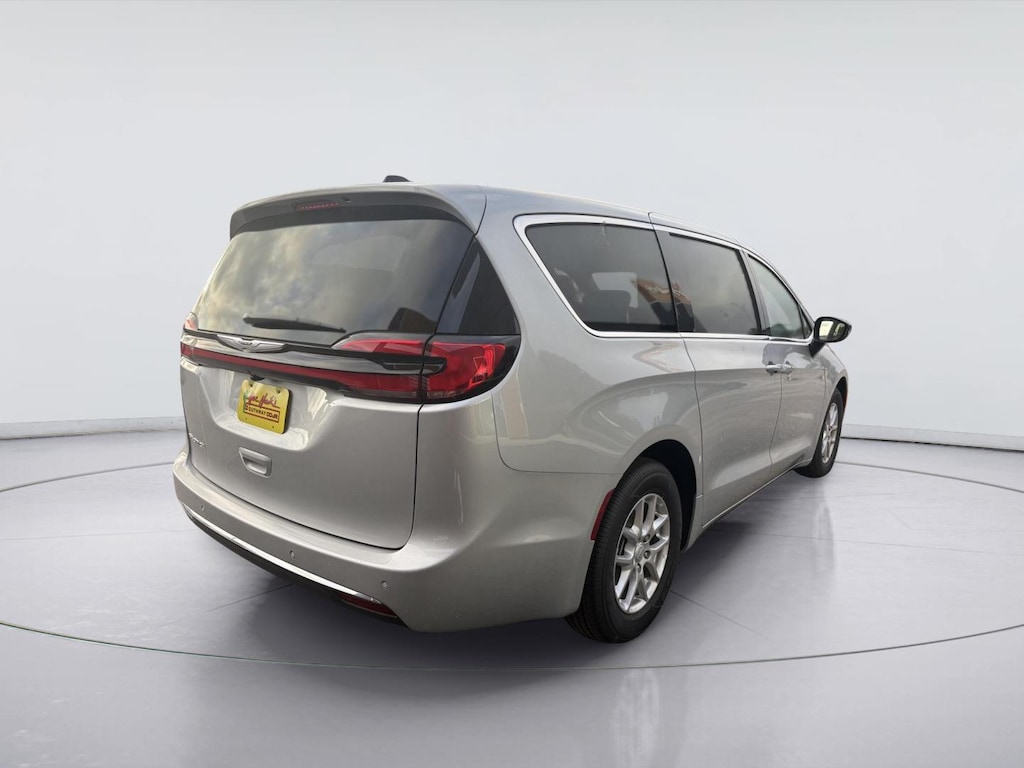New 2026 Chrysler Pacifica LIMITED Passenger Van