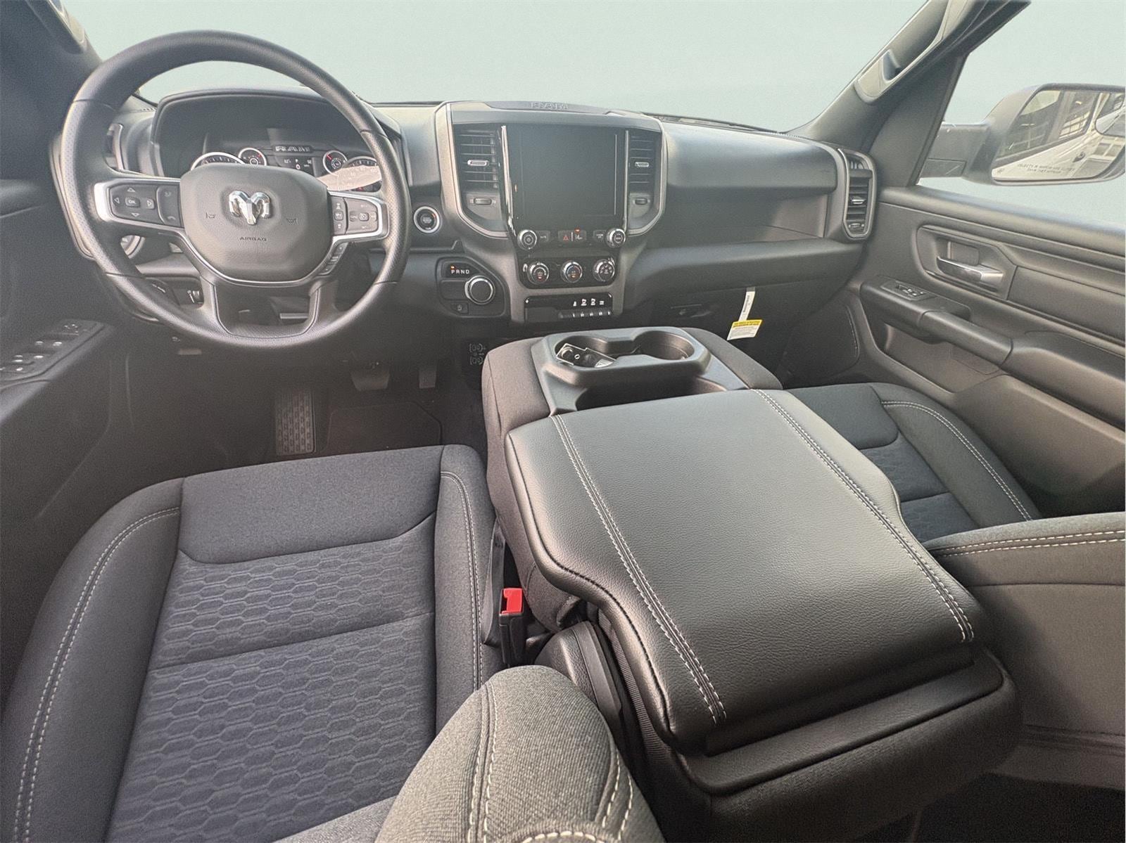 2026 RAM 1500 Express - Photo 11