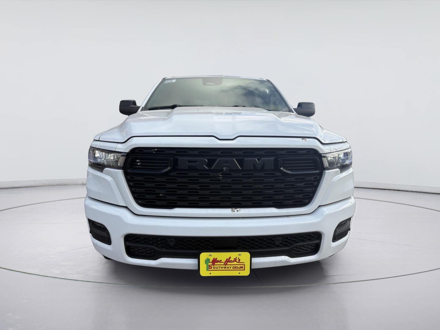 2026 RAM 1500 Express - Photo 6