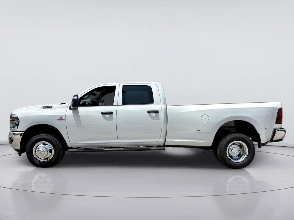 New 2026 Ram 3500 TRADESMAN CREW CAB 4X4 8' BOX Pickup