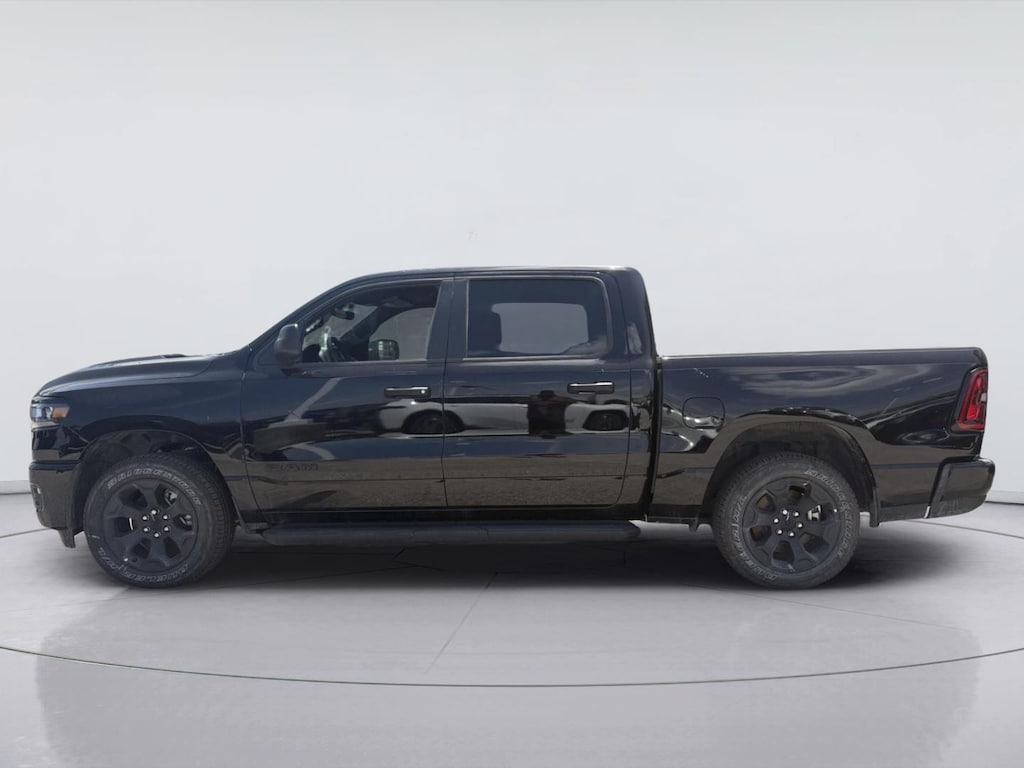 New 2026 Ram 1500 EXPRESS CREW CAB 4X4 5'7 BOX Pickup