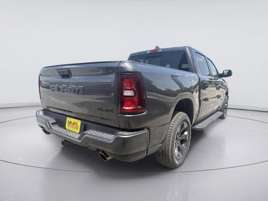 New 2026 Ram 1500 EXPRESS CREW CAB 4X4 5'7 BOX Pickup