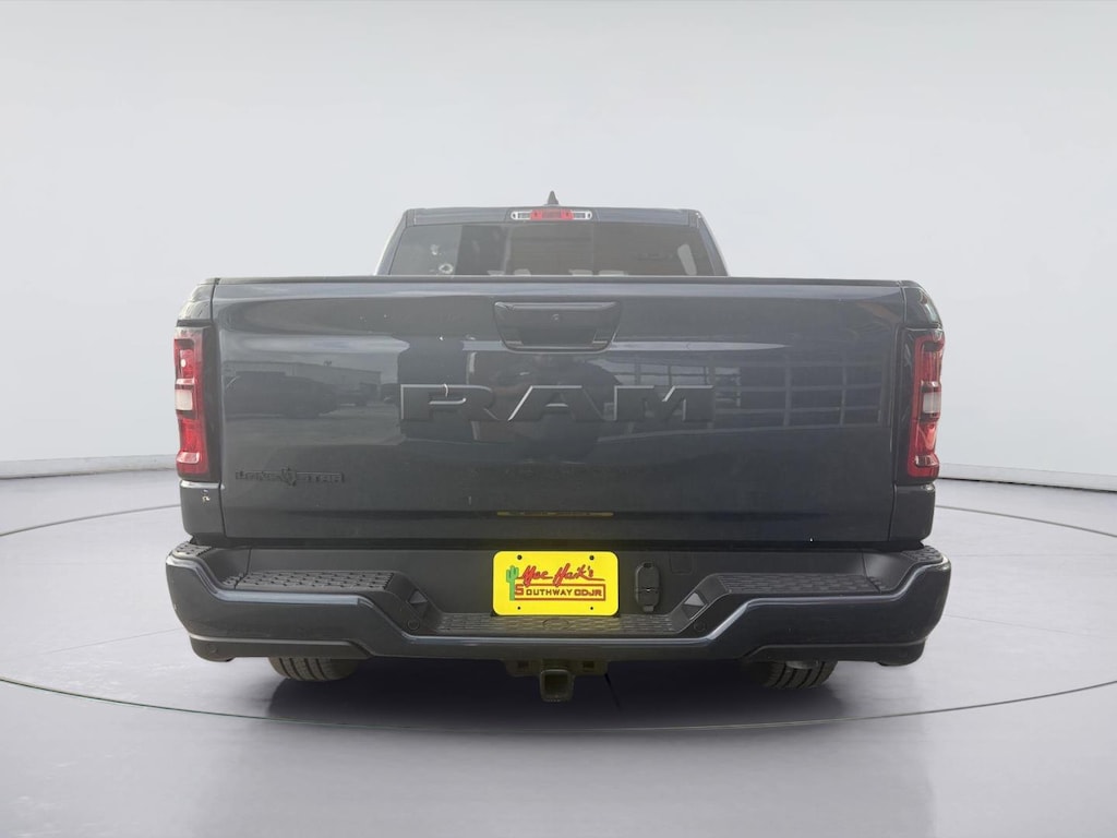 New 2026 Ram 1500 LONE STAR CREW CAB 4X2 5'7 BOX Pickup
