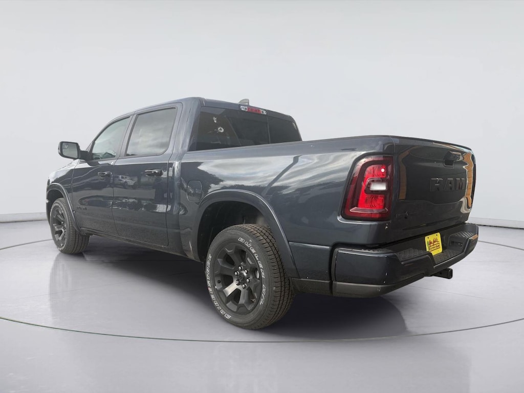 New 2026 Ram 1500 LONE STAR CREW CAB 4X2 5'7 BOX Pickup