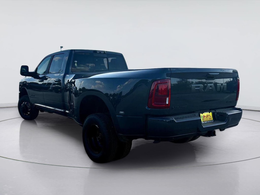 New 2026 Ram 3500 LARAMIE CREW CAB 4X4 8' BOX Pickup