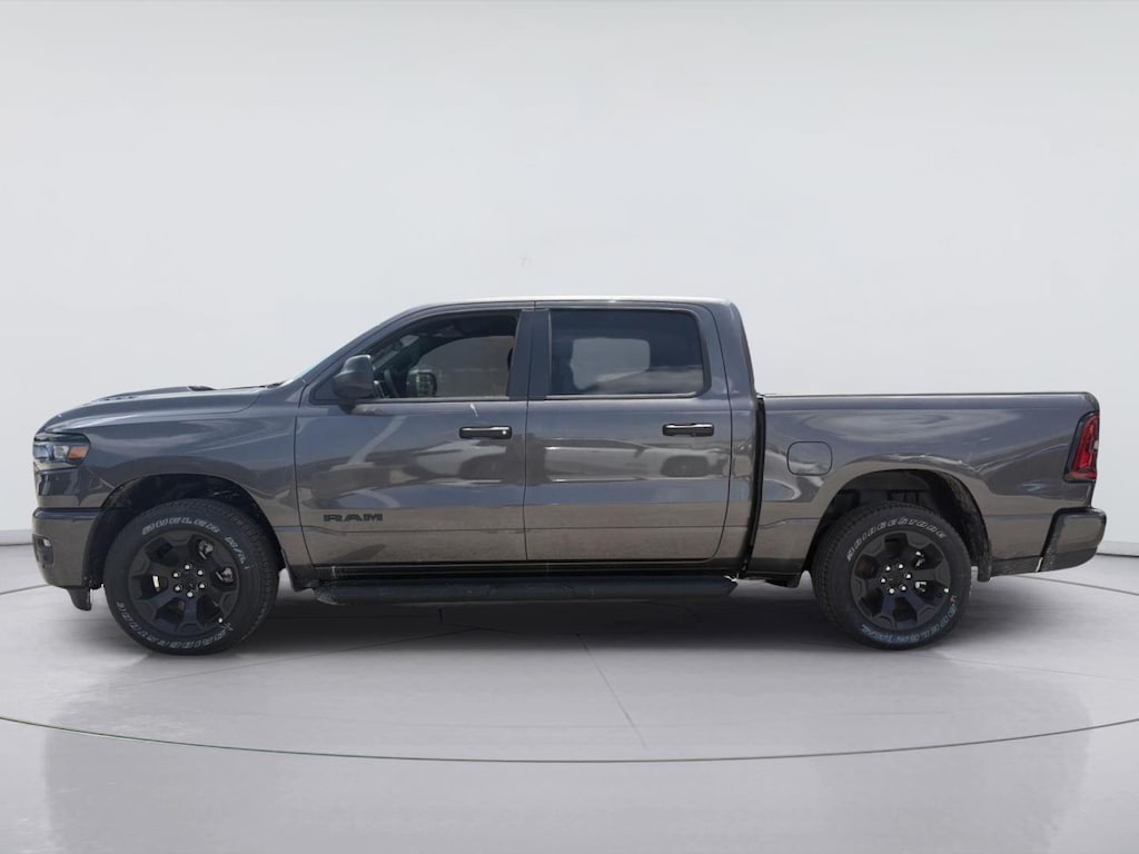 New 2026 Ram 1500 EXPRESS CREW CAB 4X4 5'7 BOX Pickup