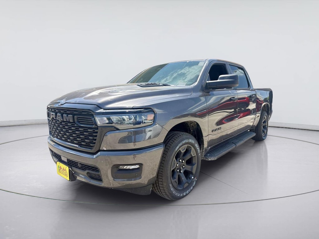 New 2026 Ram 1500 EXPRESS CREW CAB 4X4 5'7 BOX Pickup