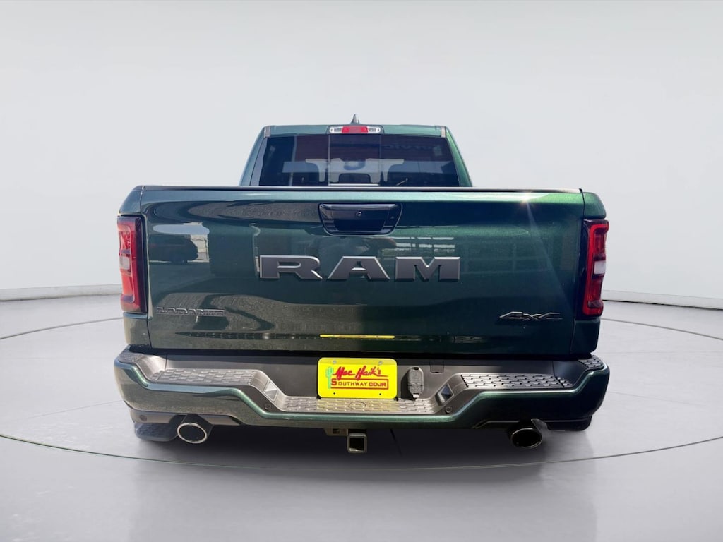 New 2026 Ram 1500 LARAMIE CREW CAB 4X4 5'7 BOX Pickup