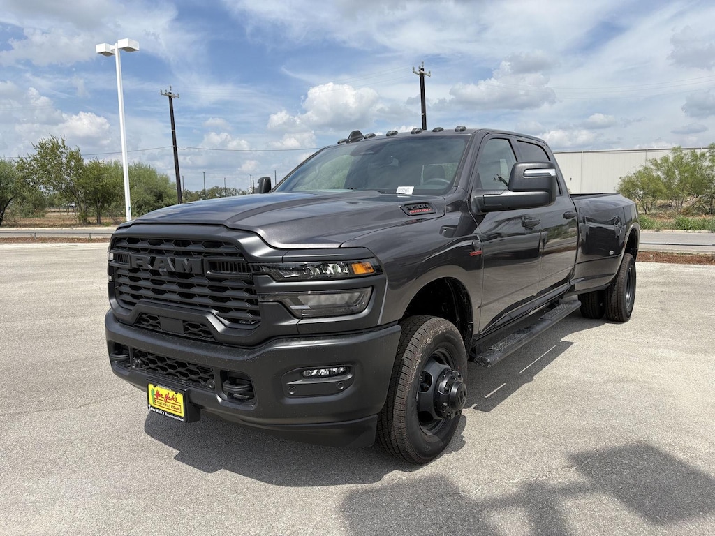 New 2027 Ram 3500 TRADESMAN CREW CAB 4X4 8' BOX Pickup