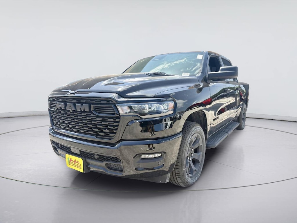 New 2026 Ram 1500 EXPRESS CREW CAB 4X4 5'7 BOX Pickup