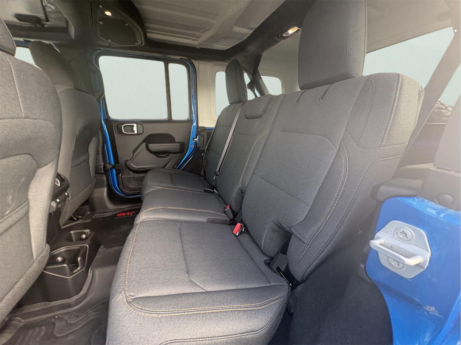 2026 Jeep Wrangler 4-Door Willys - Photo 9