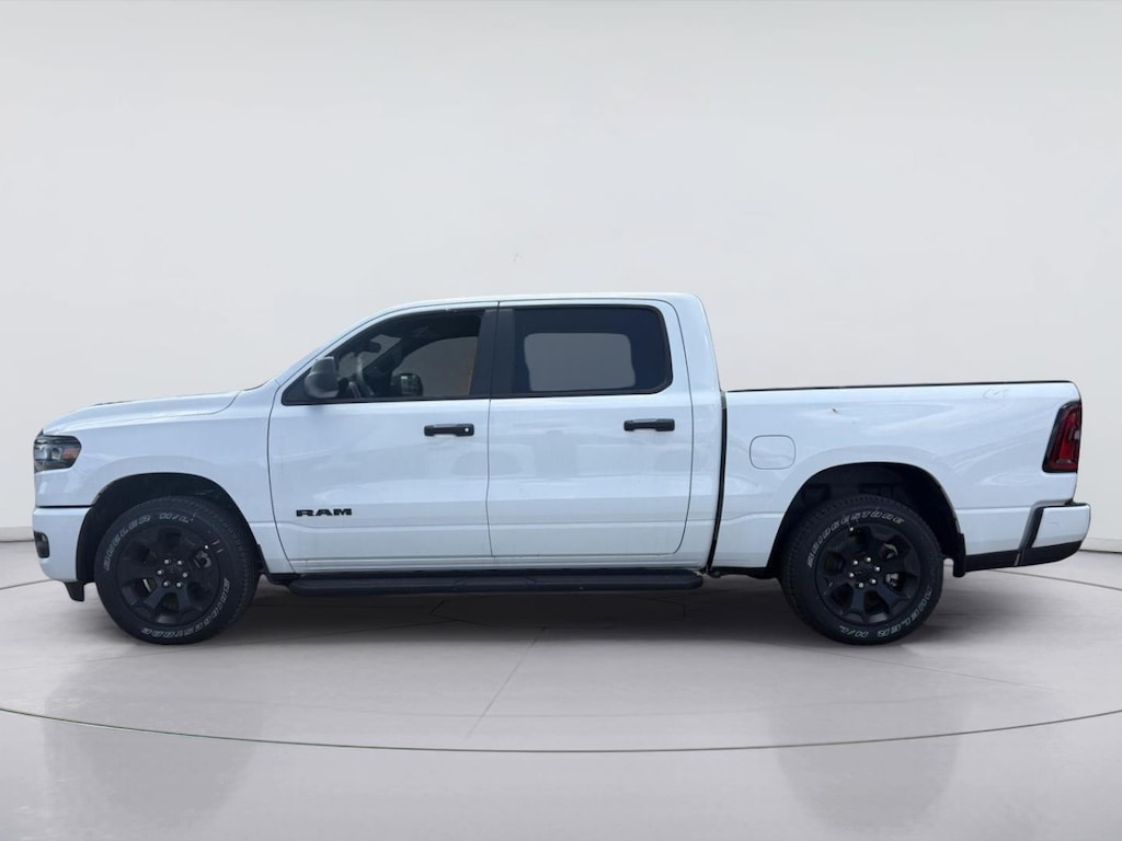 New 2026 Ram 1500 EXPRESS CREW CAB 4X4 5'7 BOX Pickup