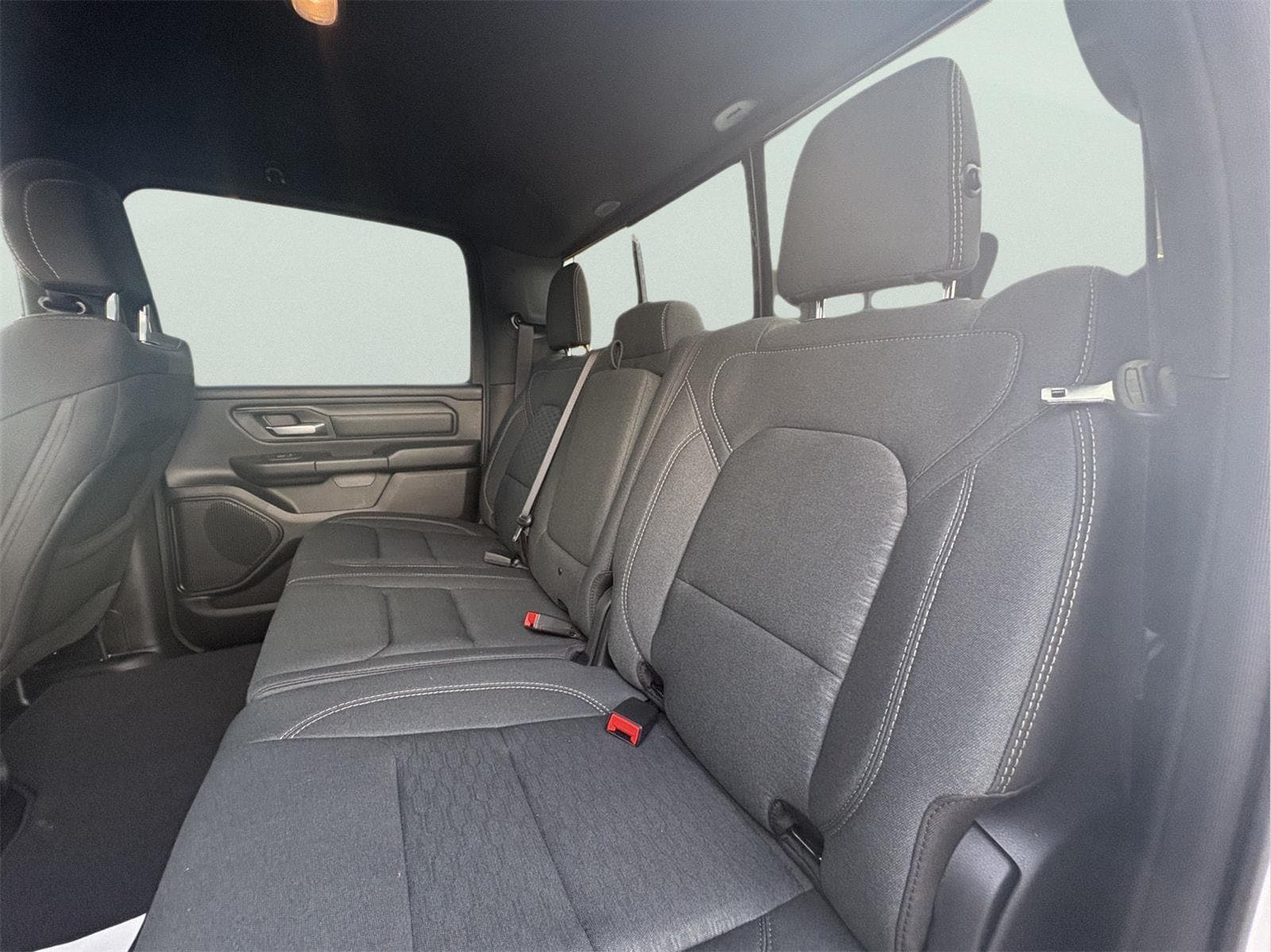 2026 RAM 1500 Express - Photo 9
