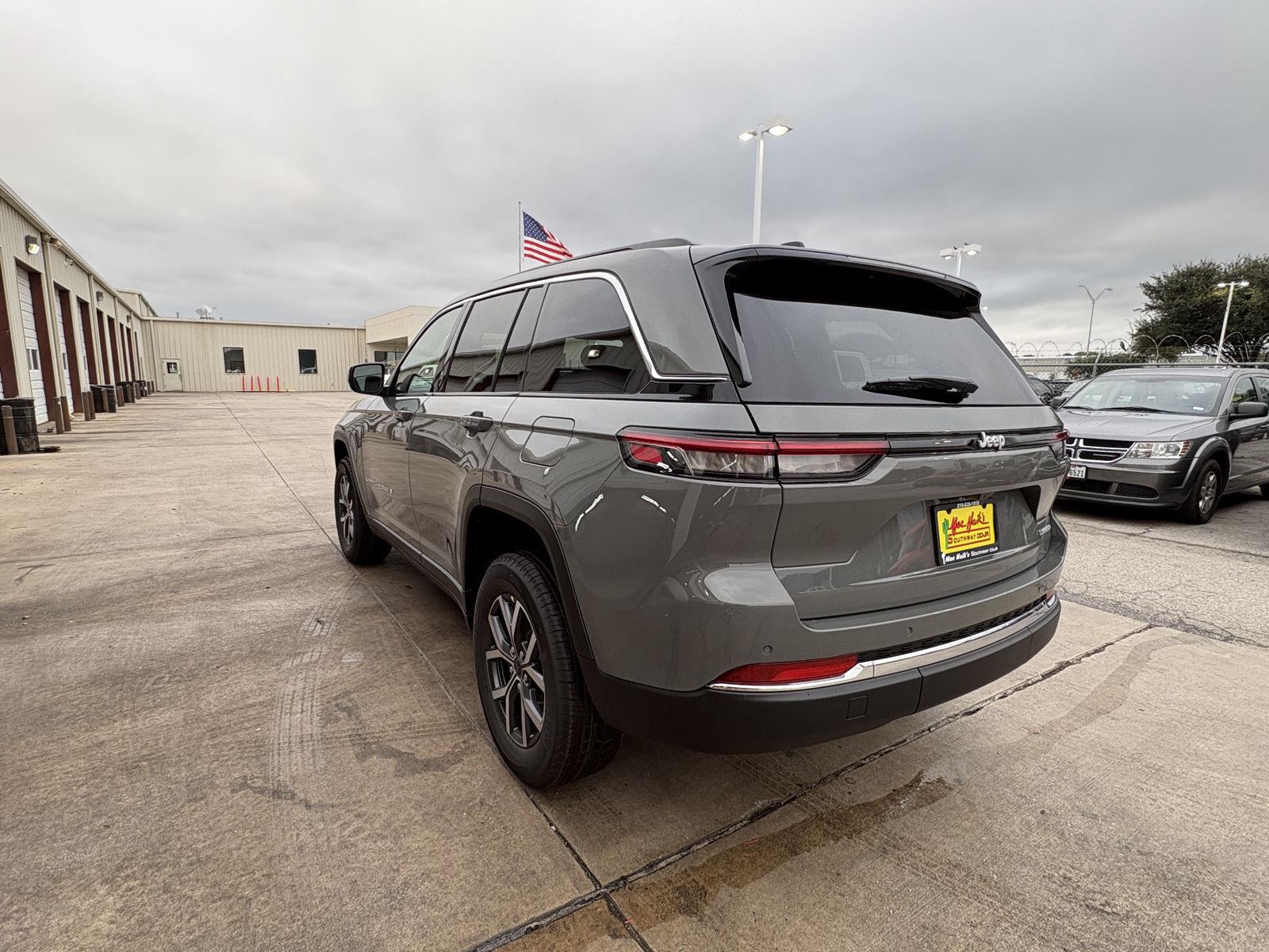 New 2027 Jeep Grand Cherokee LAREDO X 4X2 Sport Utility