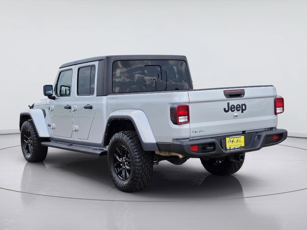 Used 2023 Jeep Gladiator Sport S Truck